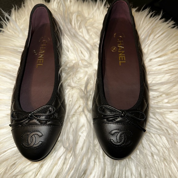 Selling gorgeous brand new (only warn once) Chanel ballet slippers. Orig box - Picture 3 of 7